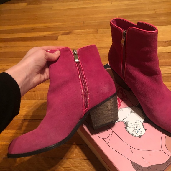 Pink suede ankle booties - Picture 4 of 4